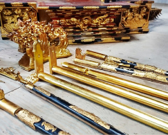 分解して一つひとつ部品ごとに分けます。