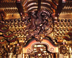 金箔部分の洗浄です。