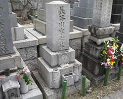 劣化や風化には建て替えもご検討ください。